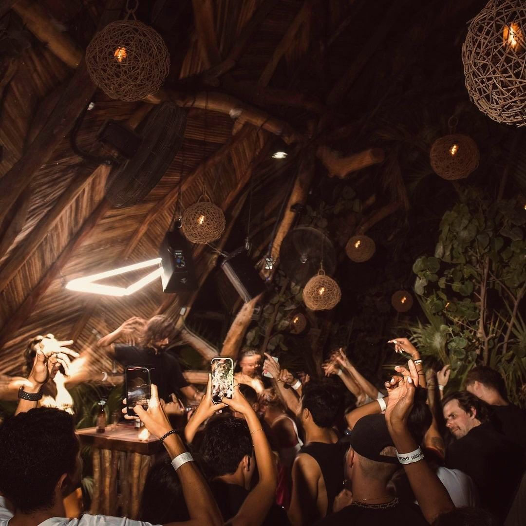 CONFESSIONS 11 PM - 5AM