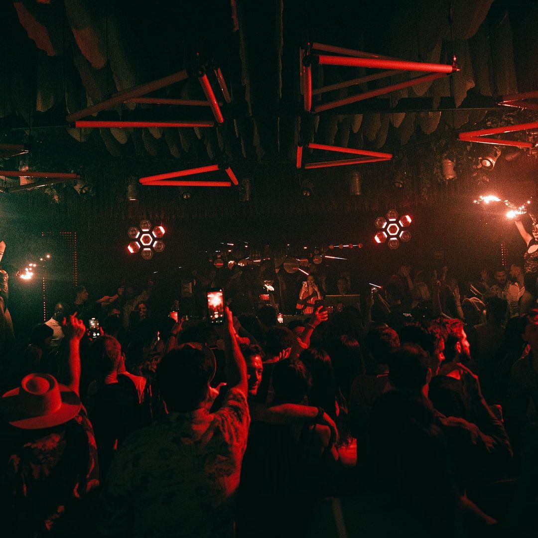 BONBONNIERE 11PM - 5AM